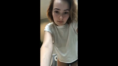 OMGcosplay Nude Shower Video Leaked